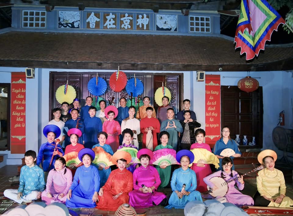 Người trẻ giữ hồn hát văn giữa dòng đời hiện đại