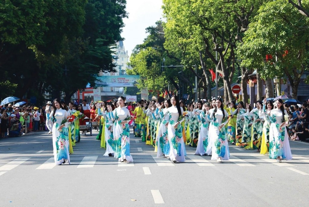 Người Hà Nội luôn giữ vững phẩm chất thanh lịch, hào hoa của mình