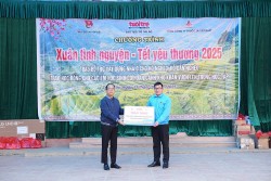 Thắp sáng yêu thương từ những ngôi nhà mới