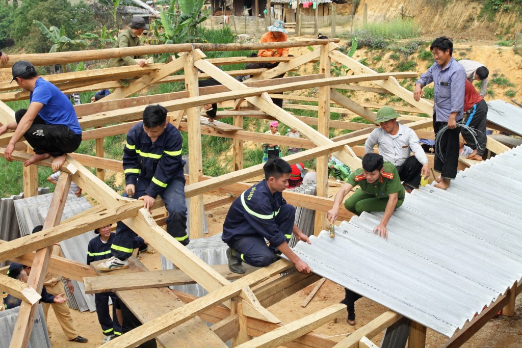 Thắp sáng yêu thương từ những ngôi nhà mới