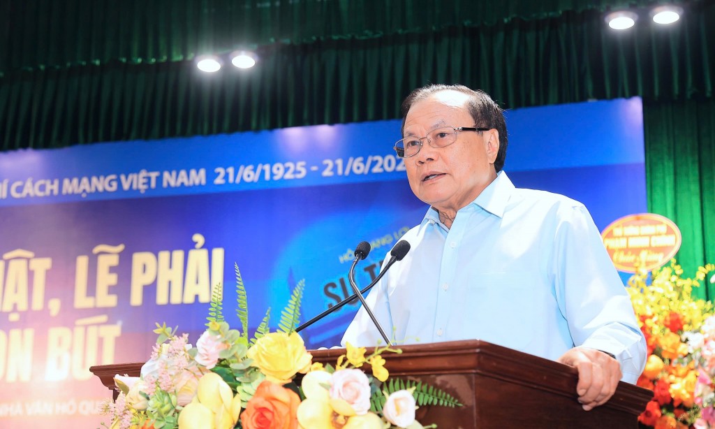 Đồng chí Phạm Quang Nghị - nguyên Ủy viên Bộ Chính trị, nguyên Bí thư Thành ủy Hà Nội khẳng định nét đẹp trong từng câu chữ của Hồ Quang Lợi