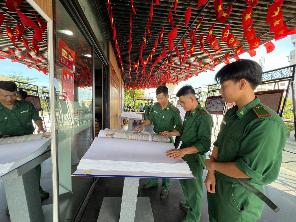Khám phá không gian báo xưa tại Nhà Trưng bày Hoàng Sa