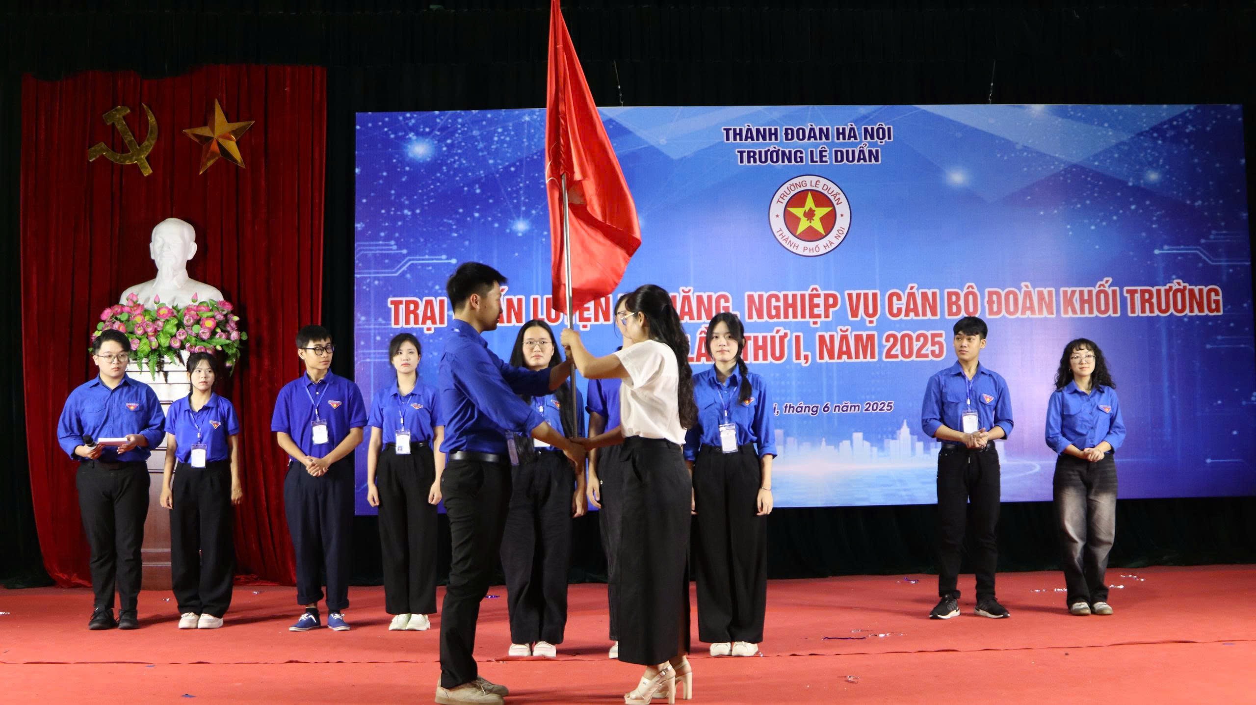Khai mạc Trại huấn luyện kỹ năng, nghiệp vụ cán bộ Đoàn khối trường