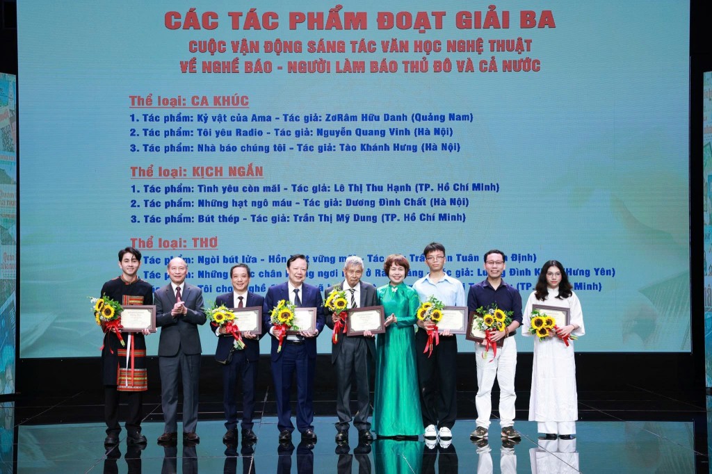 Nhà báo - Nhạc sĩ Tào Khánh Hưng đạt giải Ba sáng tác ca khúc về nghề báo