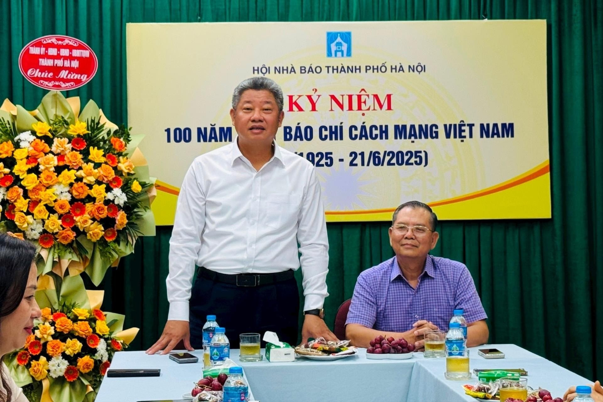 Phó Chủ tịch UBND thành phố Hà Nội Nguyễn Mạnh Quyền phát biểu. Ảnh: Mai Hoa