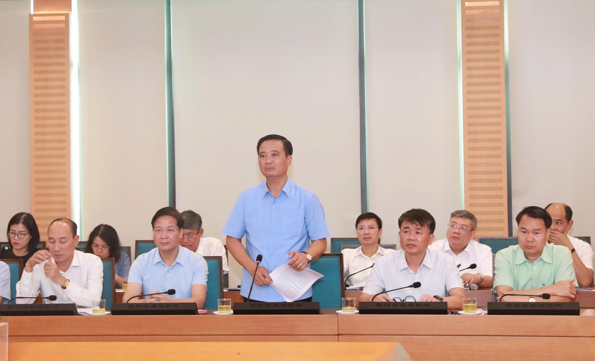 Bí thư Quận ủy Hoàng Mai Nguyễn Xuân Linh phát biểu tại buổi làm việc. Ảnh: Hiền Thu