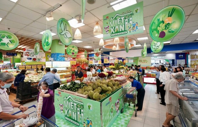 Hàng hóa dồi dào, giá cả bình ổn, người dân an tâm mua sắm