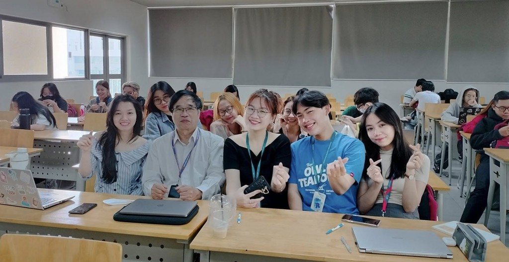 Nhớ lời Bác dạy, học theo cách viết của Người