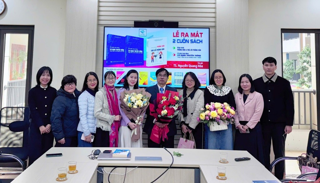 TS Nguyễn Quang Hoà tại lễ ra mắt sách