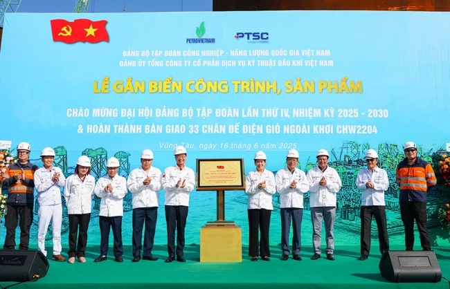 Petrovietnam hoàn thành 33 chân đế điện gió xuất khẩu