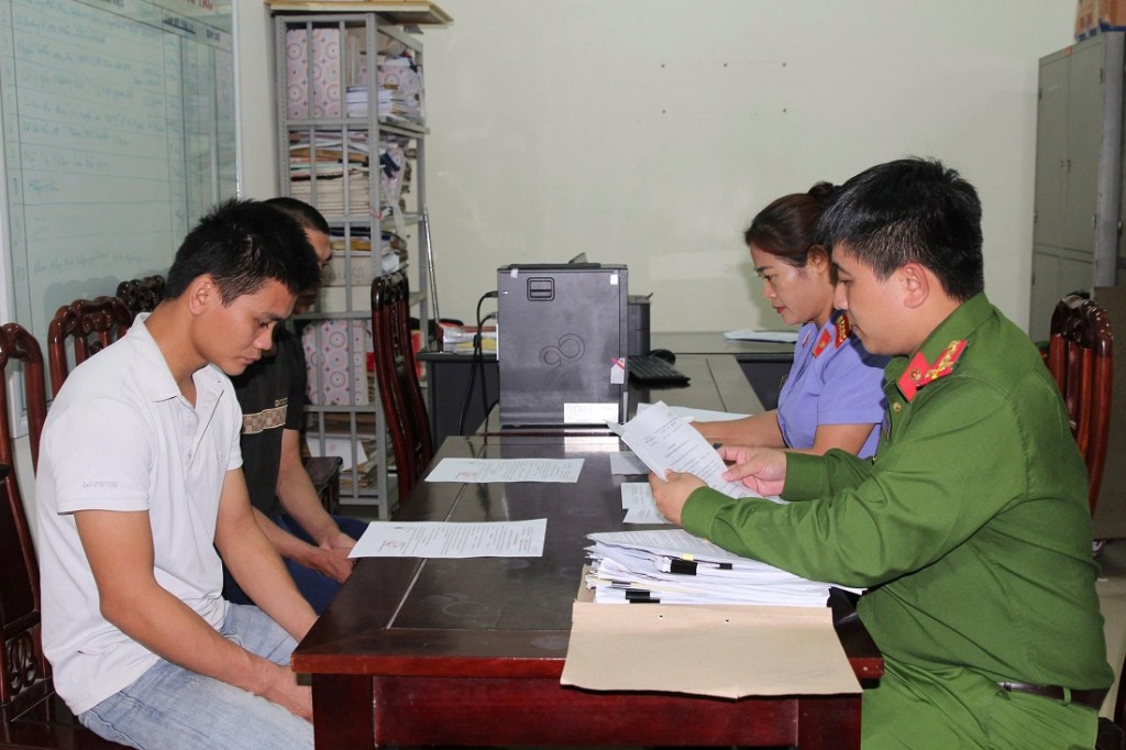 Đối tượng Trần Đình Hào và Phạm Đình Thế tại Cơ quan Công an
