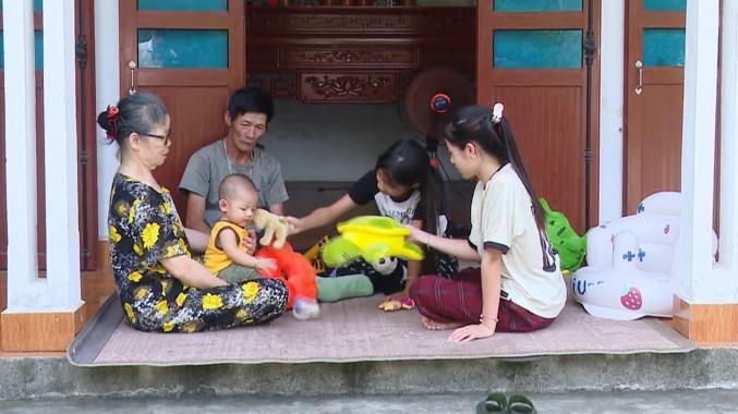 Phụ huynh loay hoay “giải bài toán hè” cùng con trẻ