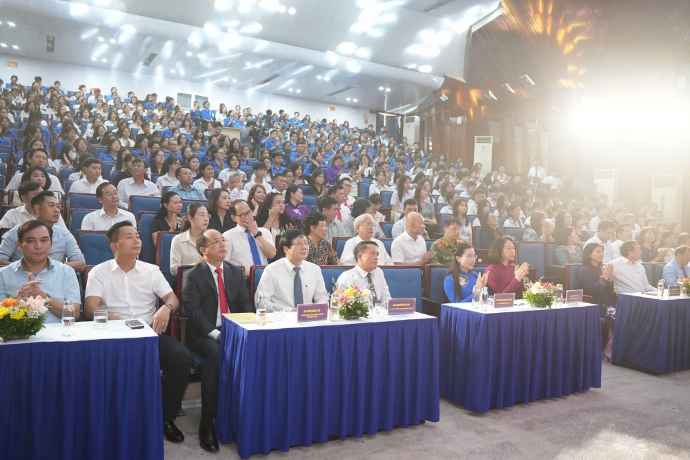 Định vị thương hiệu bằng khát vọng, sáng tạo và đạo đức người làm báo