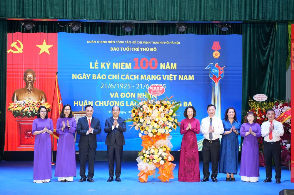 Định vị thương hiệu bằng khát vọng, sáng tạo và đạo đức người làm báo