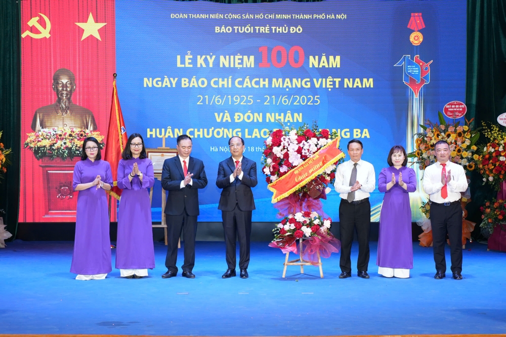 Định vị thương hiệu bằng khát vọng, sáng tạo và đạo đức người làm báo