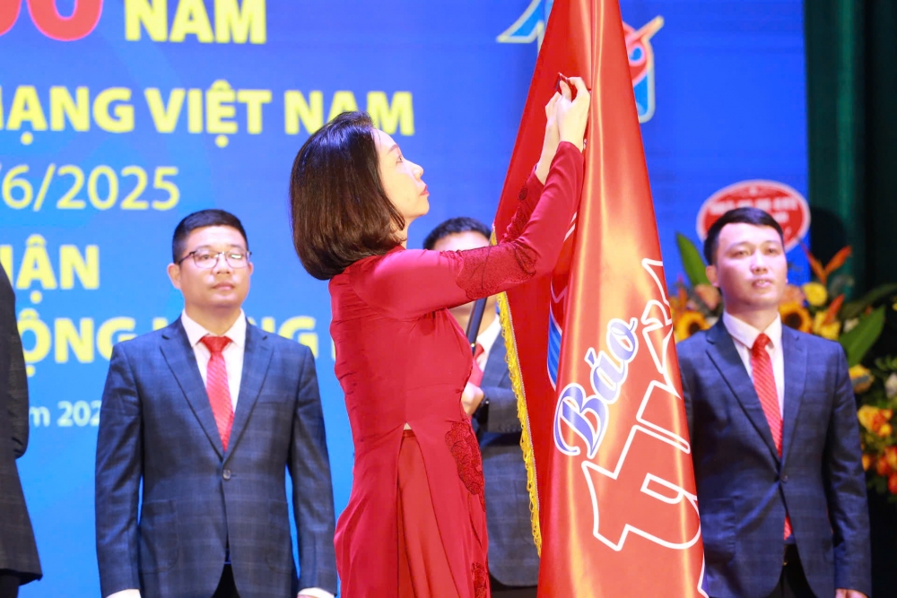 Định vị thương hiệu bằng khát vọng, sáng tạo và đạo đức người làm báo