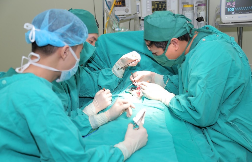 Nam sinh 15 tuổi phải cắt bỏ tinh hoàn vì điều trị chậm trễ