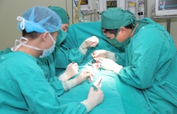 Nam sinh 15 tuổi phải cắt bỏ tinh hoàn vì điều trị chậm trễ