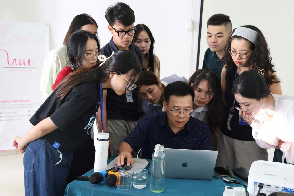 Gõ nhịp nghề báo từ những trái tim trẻ
