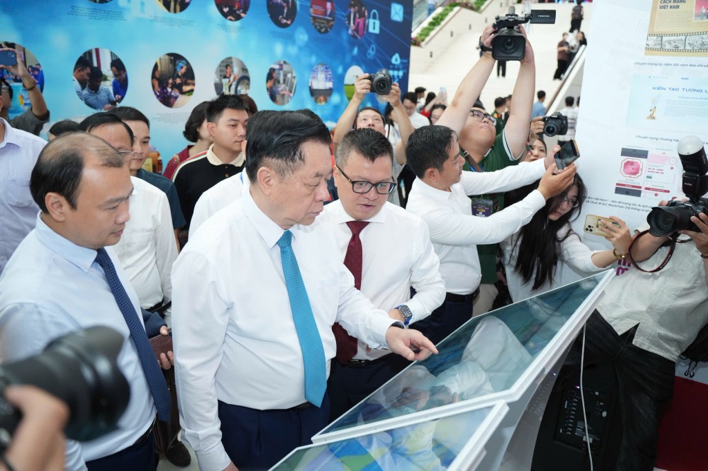 Biểu tượng sinh động của tinh thần kế thừa và phát triển