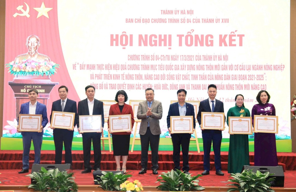 Báo chí “mở đường”, nông thôn đổi thay Báo chí “mở đường”, nông thôn đổi thay