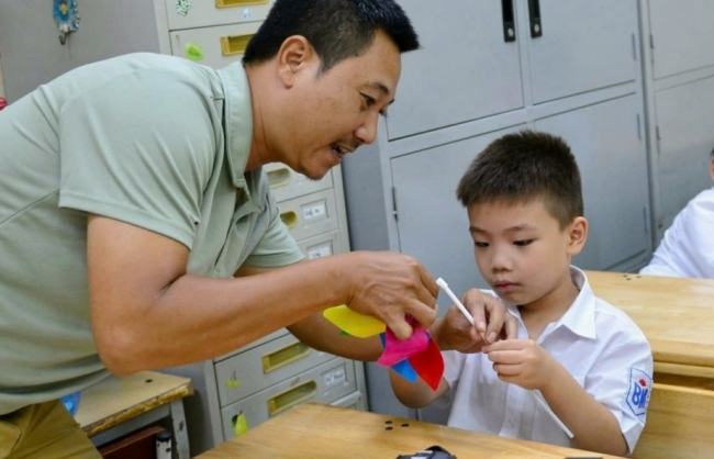 Người kể chuyện giáo dục bằng những khuôn hình sống động