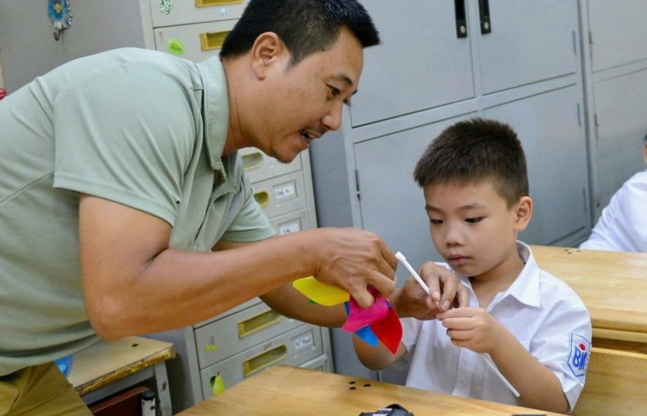 Người kể chuyện giáo dục bằng những khuôn hình sống động
