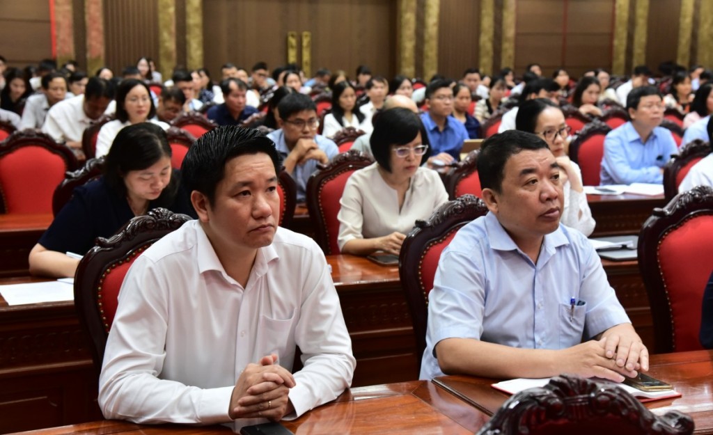 Các đại biểu dự hội nghị. Ảnh: Quang Thái