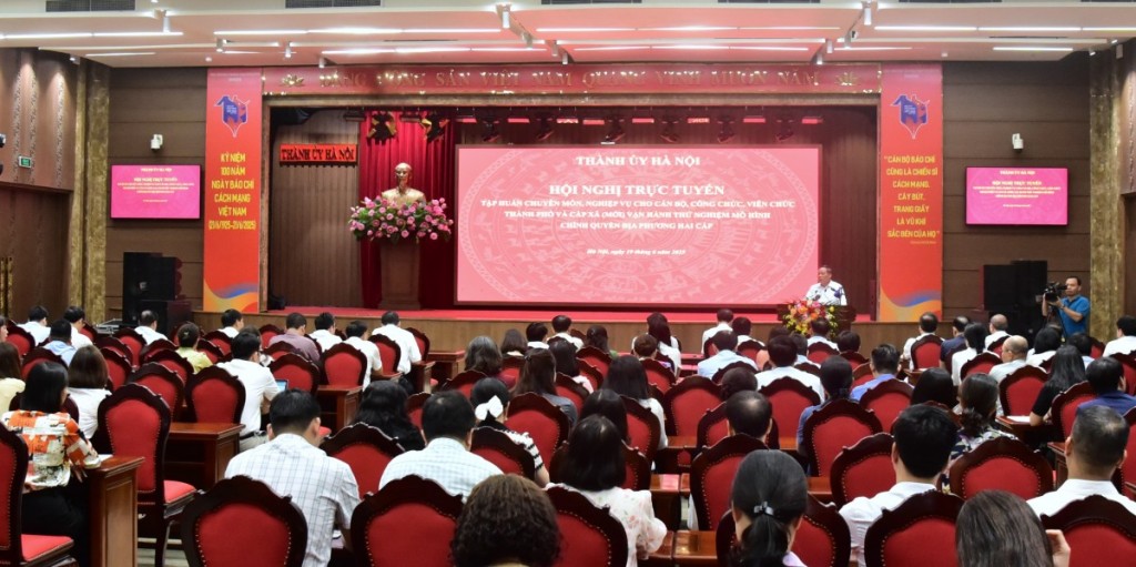 Quang cảnh hội nghị