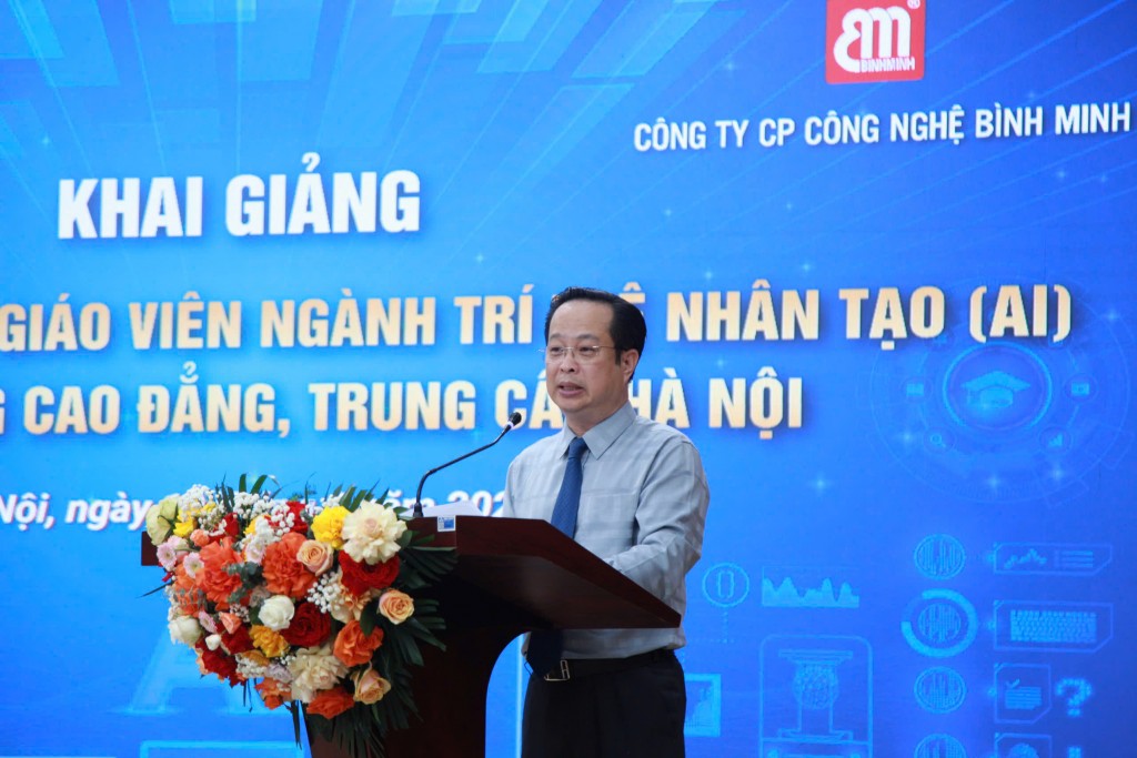 Hà Nội khai giảng khóa tập huấn giáo viên ngành trí tuệ nhân tạo