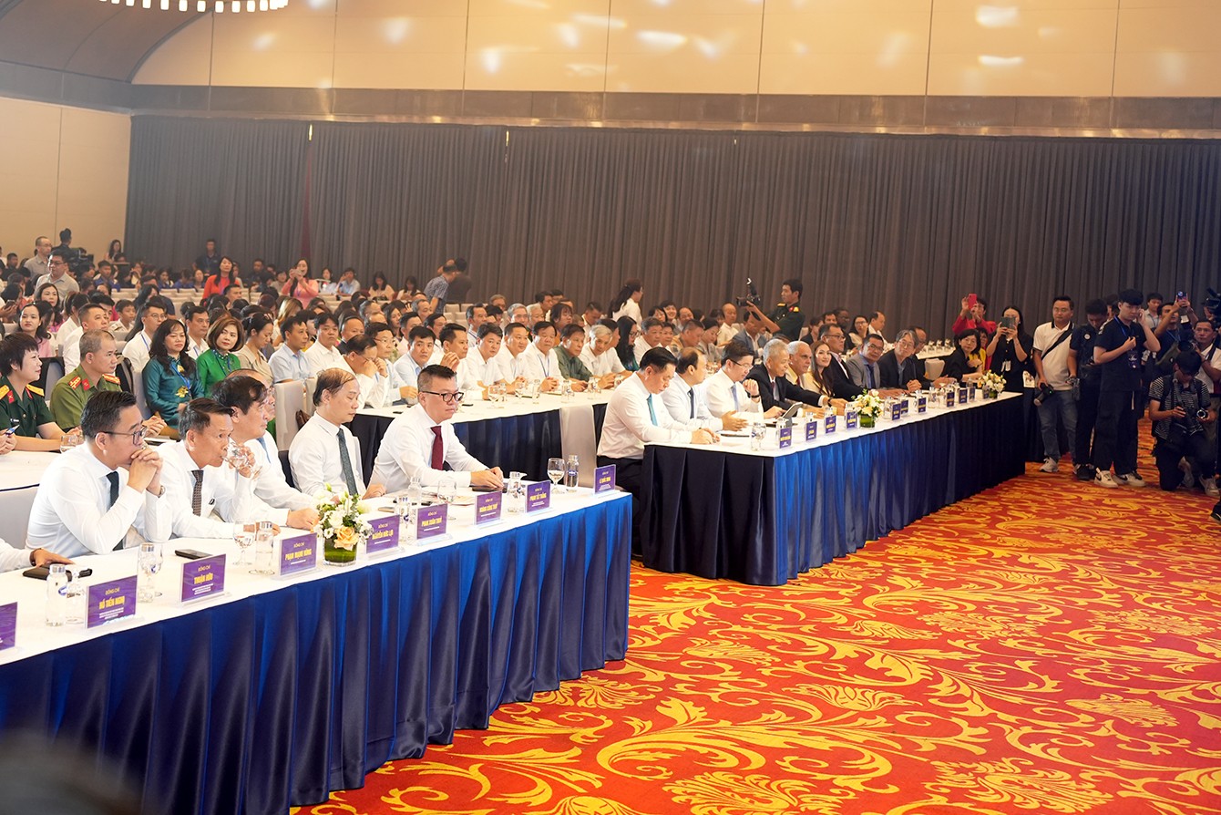 Các đại biểu dự lễ khai mạc Hội báo toàn quốc 2025