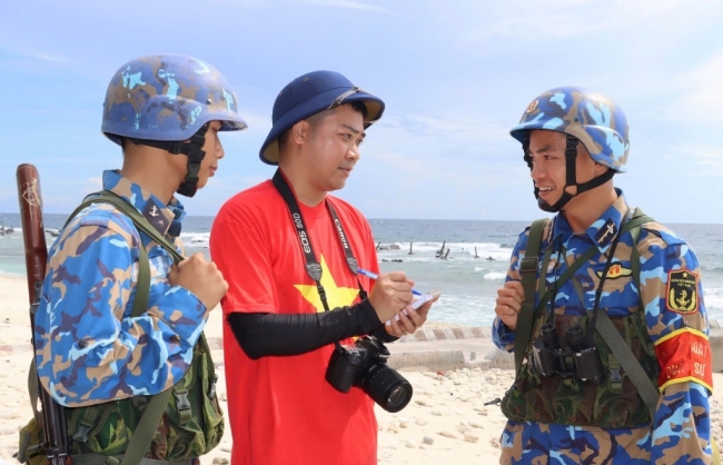 Trường Sa mùa biển động và những ký ức không thể quên