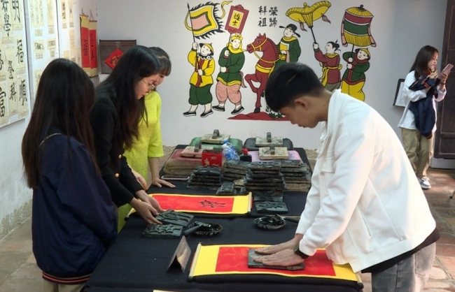 Di tích, bảo tàng “lột xác” để thu hút người trẻ