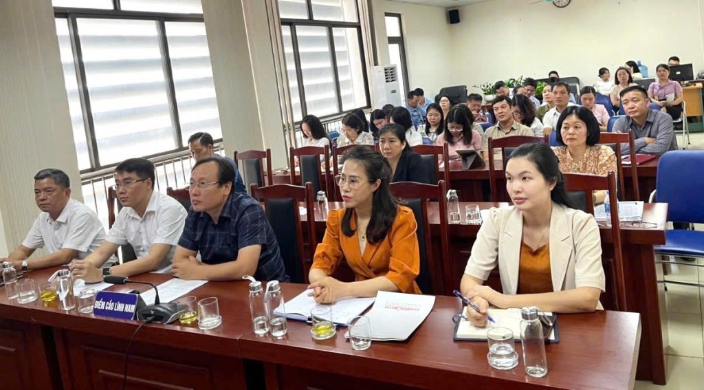 Các đại biểu dự hội nghị tại điểm cầu phường Lĩnh Nam. Ảnh: HNM