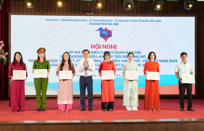 Báo Tuổi trẻ Thủ đô đoạt 2 giải báo chí Người tốt, việc tốt