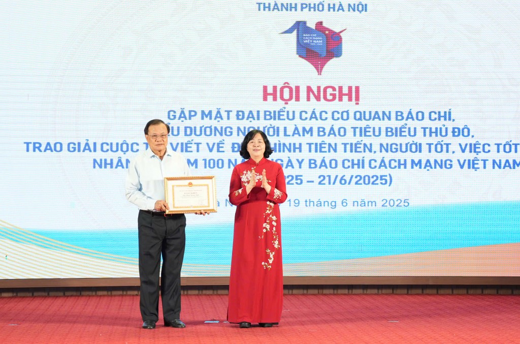 Hà Nội gặp mặt, biểu dương người làm báo tiêu biểu
