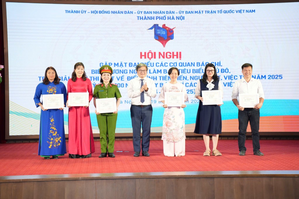 Báo Tuổi trẻ Thủ đô đoạt 2 giải báo chí Người tốt việc tốt