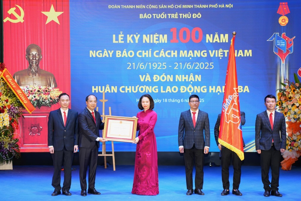 Toàn cảnh lễ đón nhận Huân chương Lao động hạng Ba