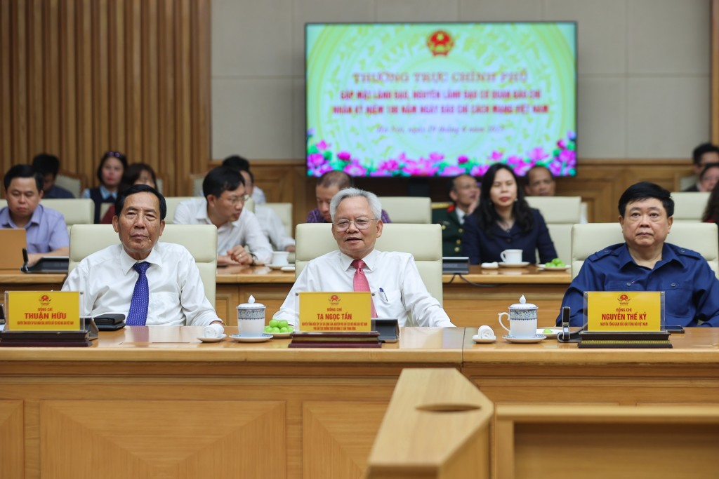 Lãnh đạo, nguyên lãnh đạo các cơ quan báo chí dự buổi gặp mặt - Ảnh: VGP/Nhật Bắc