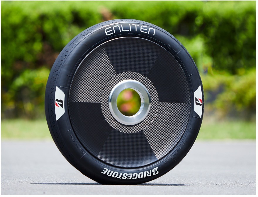 Bridgestone giới thiệu dòng lốp mới ứng dụng công nghệ ENLITEN™ cho giải đua BWSC, nâng tỷ lệ vật liệu tái chế và tái tạo vượt mốc 65__