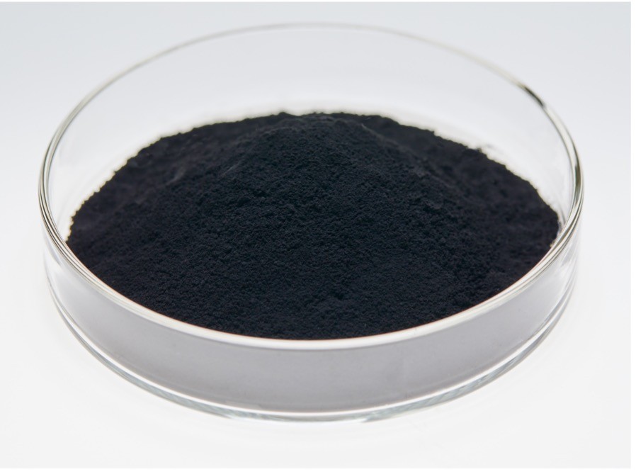 Carbon đen tái chế thu được từ quá trình nhiệt phân chính xác lốp xe đã qua sử dụng bằng thiết bị thử nghiệm của Bridgestone, được phát triển cùng sự hợp tác của ENEOS