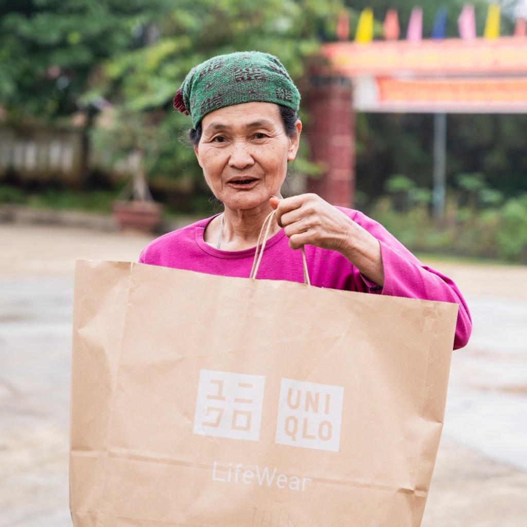 Tính đến nay, hơn 46.000 sản phẩm từ dự án đã được gửi đến các khu vực khó khăn như người dân ở vùng lũ miền Trung, học sinh ở vùng cao của Điện Biên, Sơn La, Hà Giang và Cần Giờ, Trà Vinh(1)