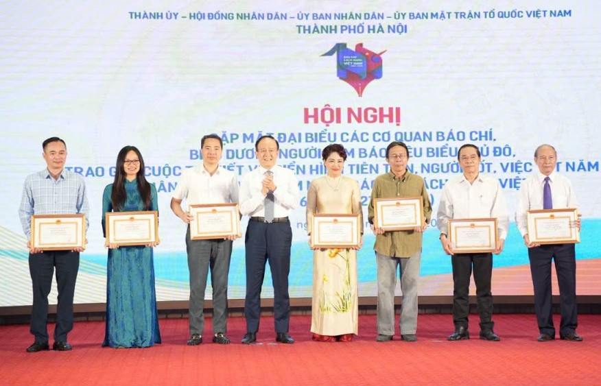 Hà Nội gặp mặt, biểu dương đội ngũ người làm báo tiêu biểu