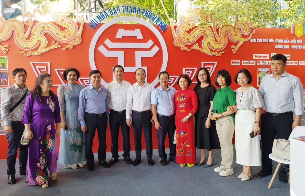 Ngòi bút cách mạng chưa bao giờ dừng chảy…