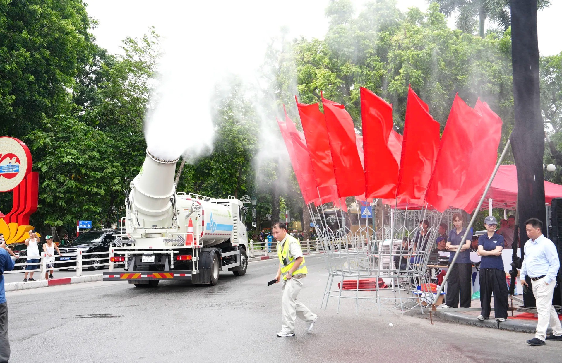 Tiên phong xây dựng Thủ đô hiện đại, sáng, xanh, sạch, đẹp