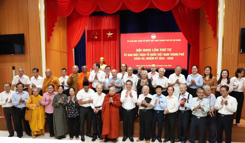 Các đại biểu tham dự hội nghị