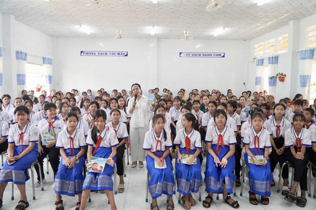 Phát huy vai trò của sách và truyền thông trong công tác bình đẳng giới