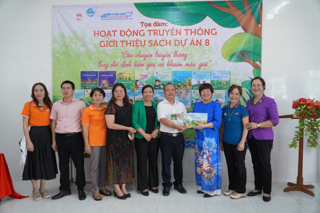 Phát huy vai trò của sách và truyền thông trong công tác bình đẳng giới