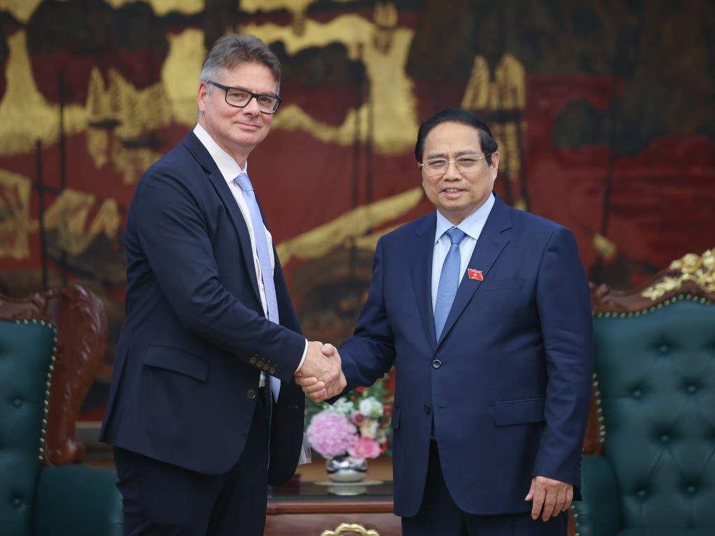 Thủ tướng Phạm Minh Chính tiếp ông Antoine Colin - Phó Chủ tịch cấp cao, phụ trách toàn cầu về chuyển đổi số và chuỗi cung ứng của Tập đoàn HP (Hoa Kỳ) - Ảnh: VGP/Nhật Bắc