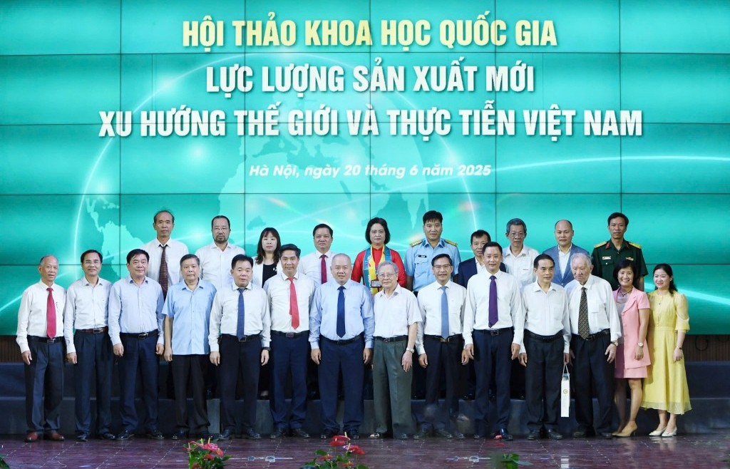 Lực lượng sản xuất mới và động lực vươn mình bứt phá